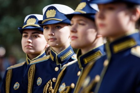 Первые военные летчицы выпустились из авиаучилища России в Краснодаре