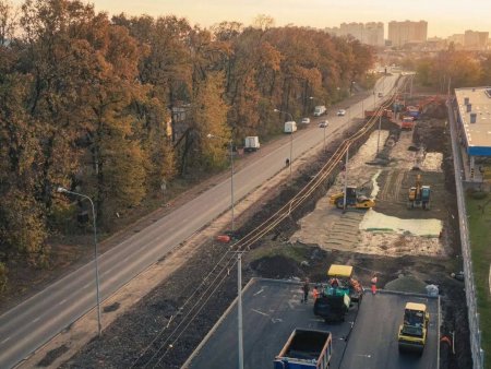Возле парка Галицкого делают новенькие парковки по ул. Тихорецкой - фото 1