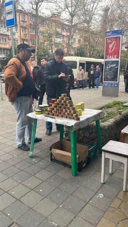 В Сочи продолжается работа по выявлению фактов незаконной торговли 1