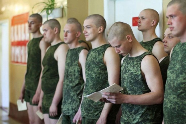 Военкоматы в России будут получать полную цифровую информацию о призывниках